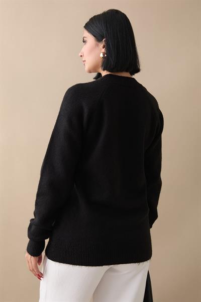 Çiçek İşlemeli Yumoş Kazak Siyah