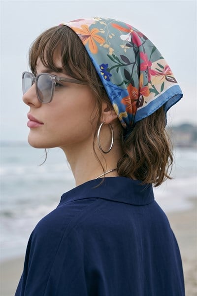 Çiçekli Blok Desenli Mavi-Pembe Bandana Fular 50x50