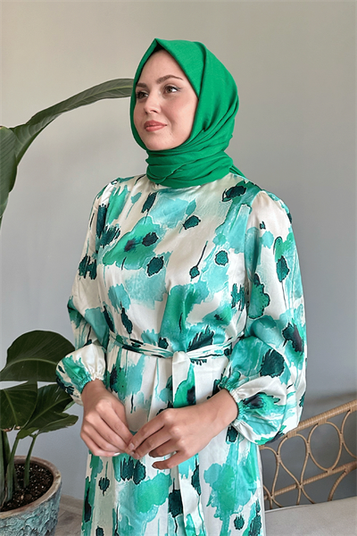 Çiçekli Kuşaklı Yeşil Saten Elbise