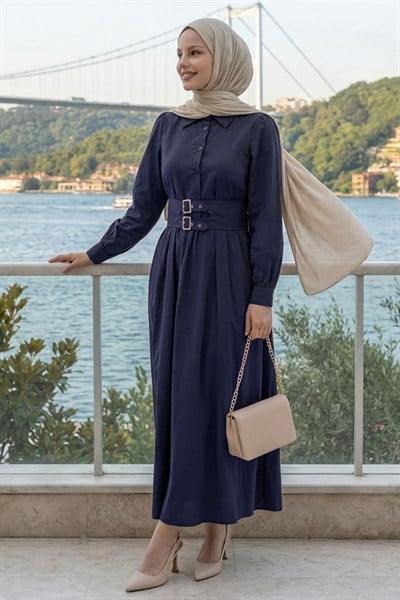 Çift Toka Kemerli Lacivert Elbise