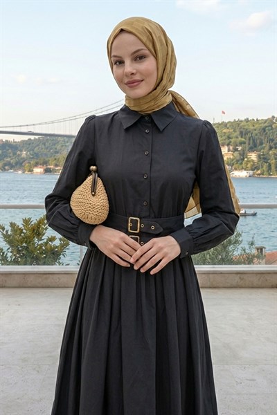 Çift Toka Kemerli Siyah Elbise