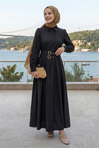 Çift Toka Kemerli Siyah Elbise