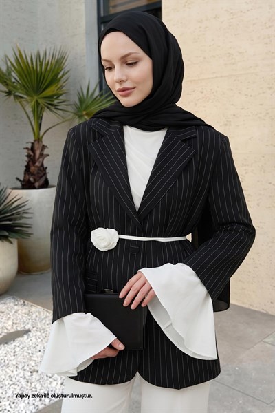 Çizgili Kolları Volanlı Siyah Blazer Ceket