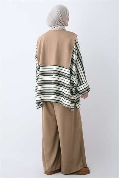 Çizgili Omuz Atkılı Camel Takım