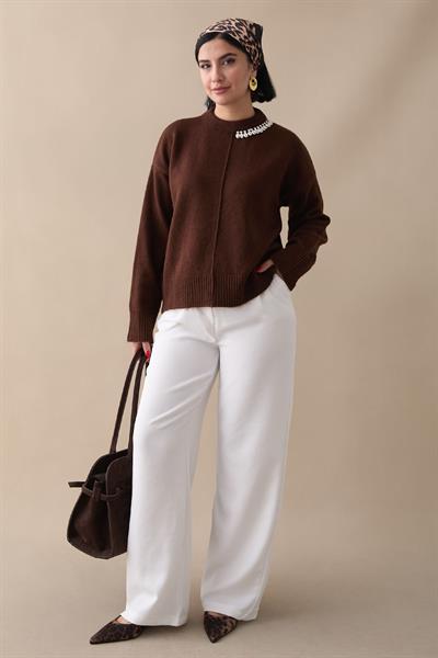 Deniz Kabuğu Taşlı Acı Kahve Triko Kazak