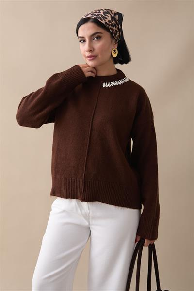 Deniz Kabuğu Taşlı Acı Kahve Triko Kazak