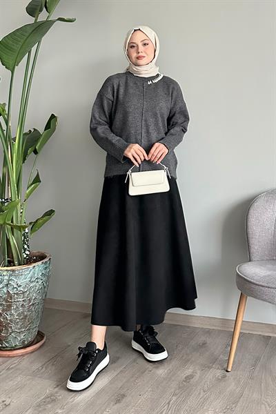 Deniz Kabuğu Taşlı Antrasit Triko Kazak