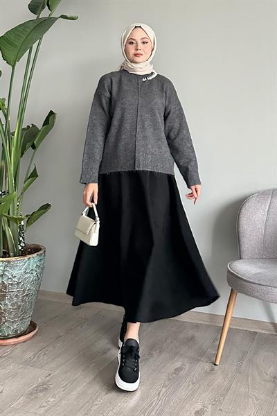 Deniz Kabuğu Taşlı Antrasit Triko Kazak