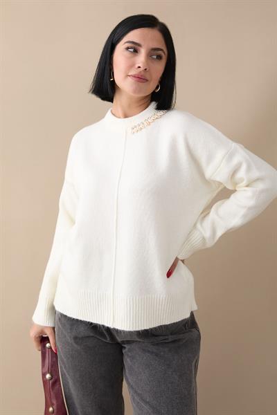 Deniz Kabuğu Taşlı Beyaz Triko Kazak