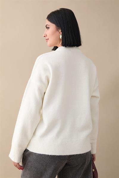 Deniz Kabuğu Taşlı Beyaz Triko Kazak