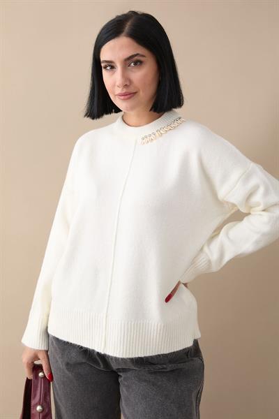 Deniz Kabuğu Taşlı Beyaz Triko Kazak