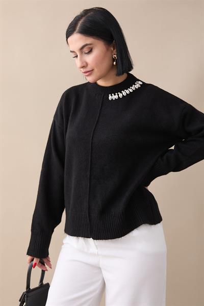 Deniz Kabuğu Taşlı Siyah Triko Kazak