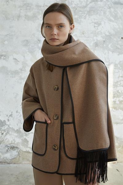 Deri Biye Detaylı Atkılı Kaşe Kaban - Camel