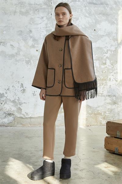 Deri Biye Detaylı Atkılı Kaşe Kaban - Camel