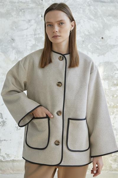 Deri Biye Detaylı Atkılı Kaşe Kaban - Ekru