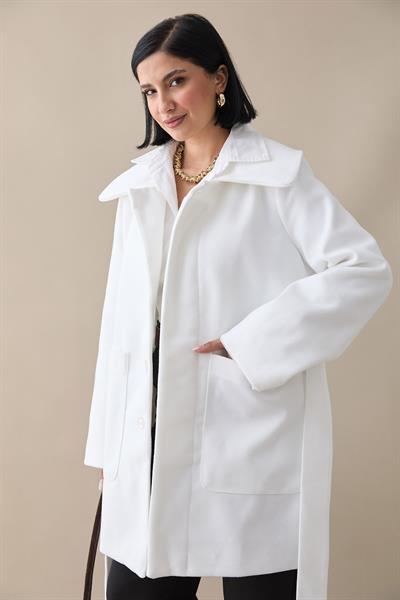 Düğme Detaylı Astarlı Ekru Kısa Kaban