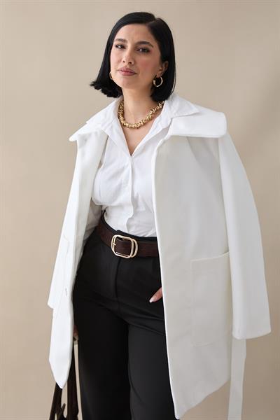 Düğme Detaylı Astarlı Ekru Kısa Kaban