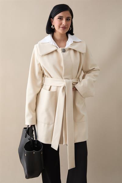 Düğme Detaylı Astarlı Krem Kısa Kaban