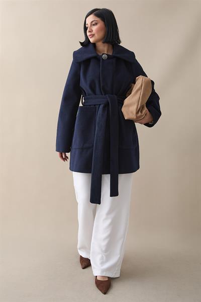 Düğme Detaylı Astarlı Lacivert Kısa Kaban