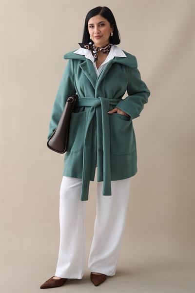 Düğme Detaylı Astarlı Mint Kısa Kaban