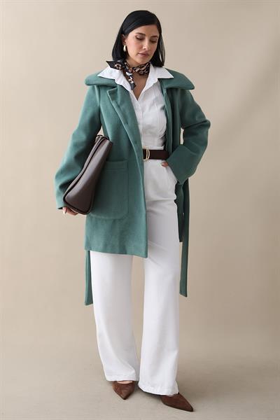 Düğme Detaylı Astarlı Mint Kısa Kaban