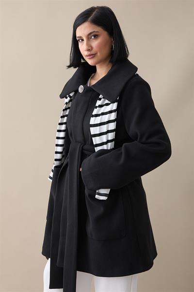 Düğme Detaylı Astarlı Siyah Kısa Kaban