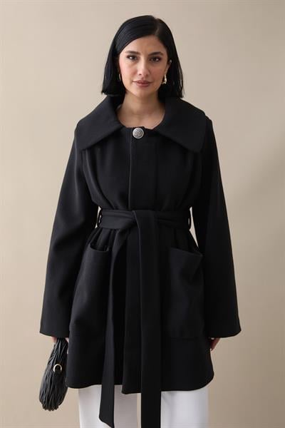 Düğme Detaylı Astarlı Siyah Kısa Kaban