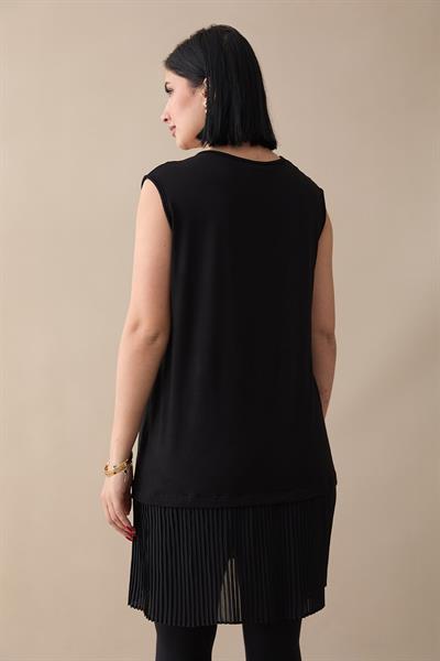 Eteği Piliseli Kolsuz Siyah İçlik