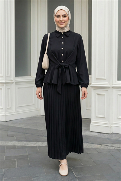 Eteği Piliseli Siyah Takım