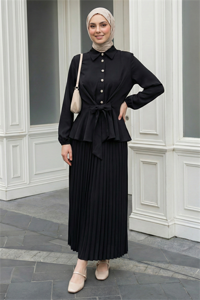 Eteği Piliseli Siyah Takım