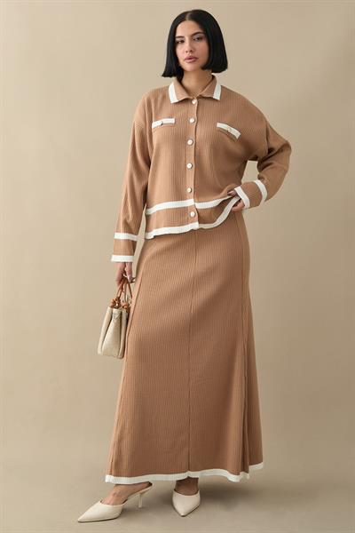 Etek Ucu Şeritli Hırkalı Camel Triko Takım