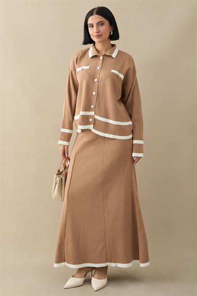 Etek Ucu Şeritli Hırkalı Camel Triko Takım