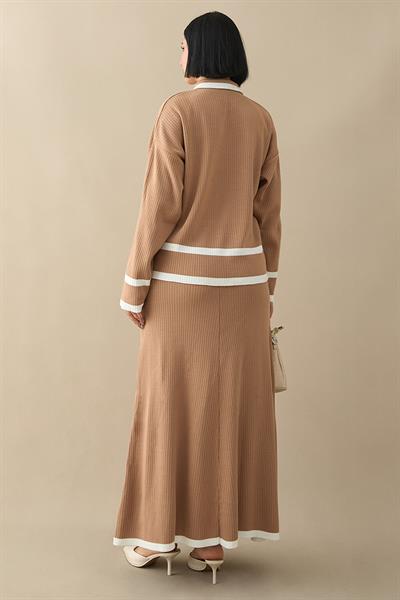 Etek Ucu Şeritli Hırkalı Camel Triko Takım