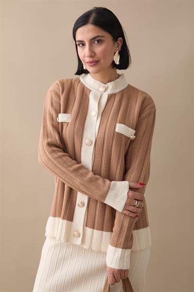 Etekli Hırkalı Camel Triko Takım