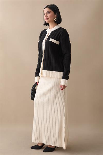 Etekli Hırkalı Siyah Triko Takım