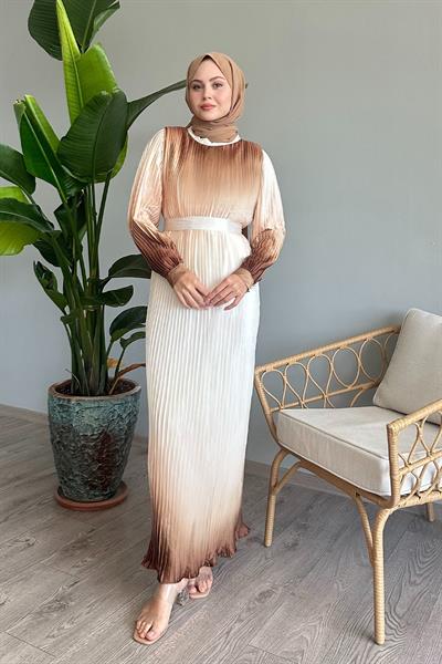 Geçişli Piliseli Bej Saten Elbise