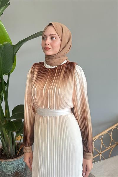 Geçişli Piliseli Bej Saten Elbise