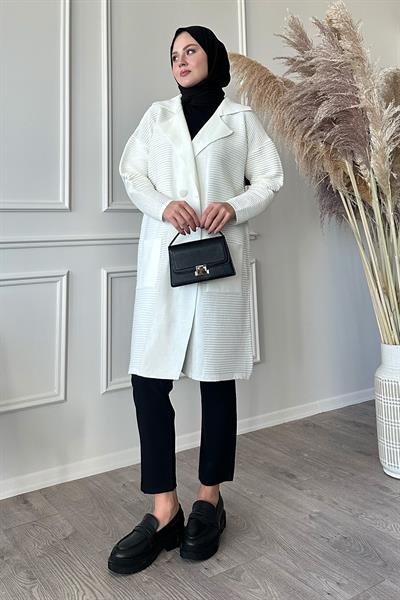 Gofre Desen Düğmeli Beyaz Triko Ceket