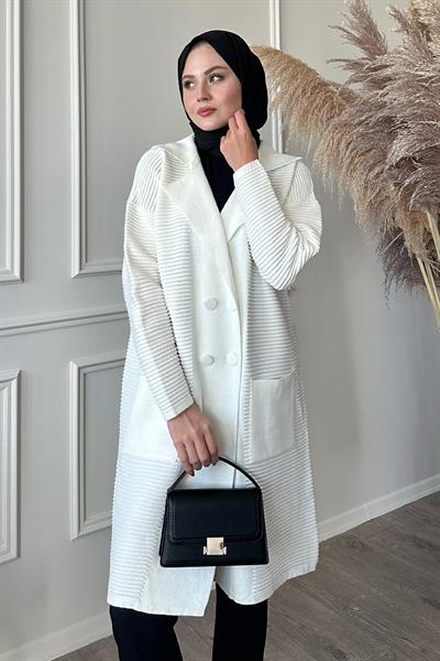 Gofre Desen Düğmeli Beyaz Triko Ceket