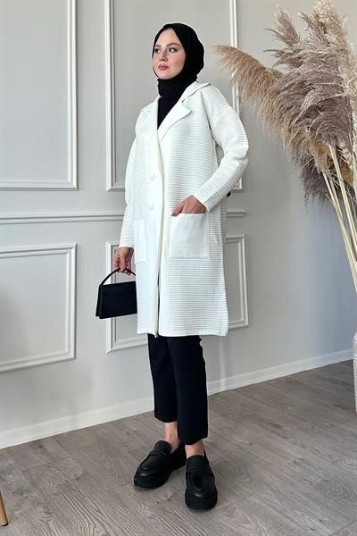 Gofre Desen Düğmeli Beyaz Triko Ceket