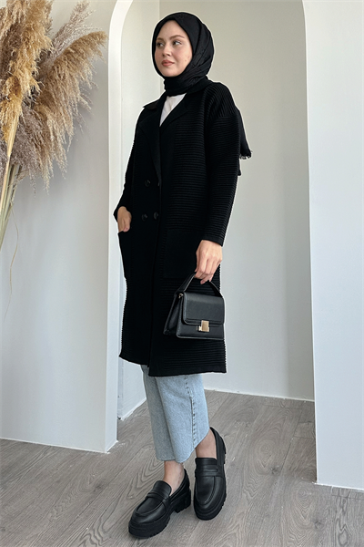 Gofre Desen Düğmeli Siyah Triko Ceket