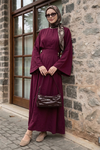 Gold Broşlu Kuşaklı Bordo Modal Elbise