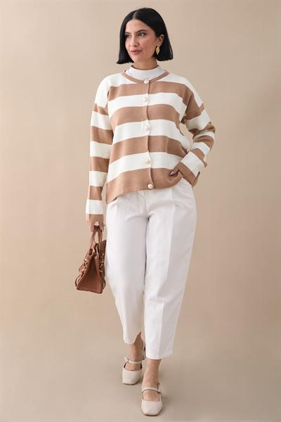 Gold Düğmeli Şeritli Camel Triko Hırka