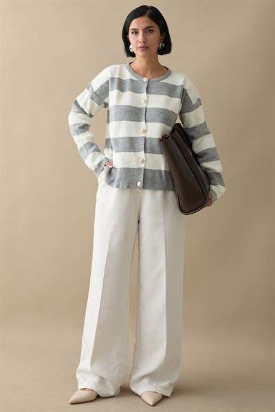 Gold Düğmeli Şeritli Gri Triko Hırka