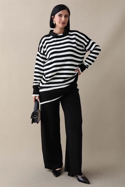 Gömlek Yaka Şeritli Siyah Triko Takım