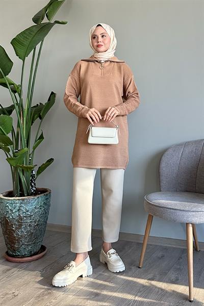 İnce Fitilli Boğazlı Camel Triko Kazak
