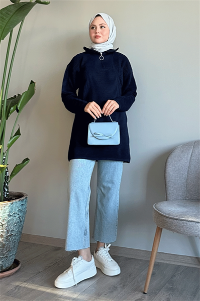 İnce Fitilli Boğazlı Lacivert Triko Kazak