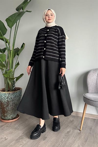İnce Şeritli Siyah Triko Hırka