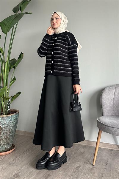 İnce Şeritli Siyah Triko Hırka