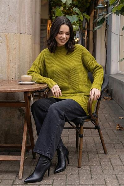 Kabartma Çizgili Desen Yağ Yeşili Triko Tunik
